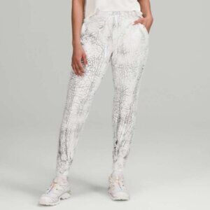 NWT 2022 Lululemon Athletica Warm Down Jogger Thread Dye White Black